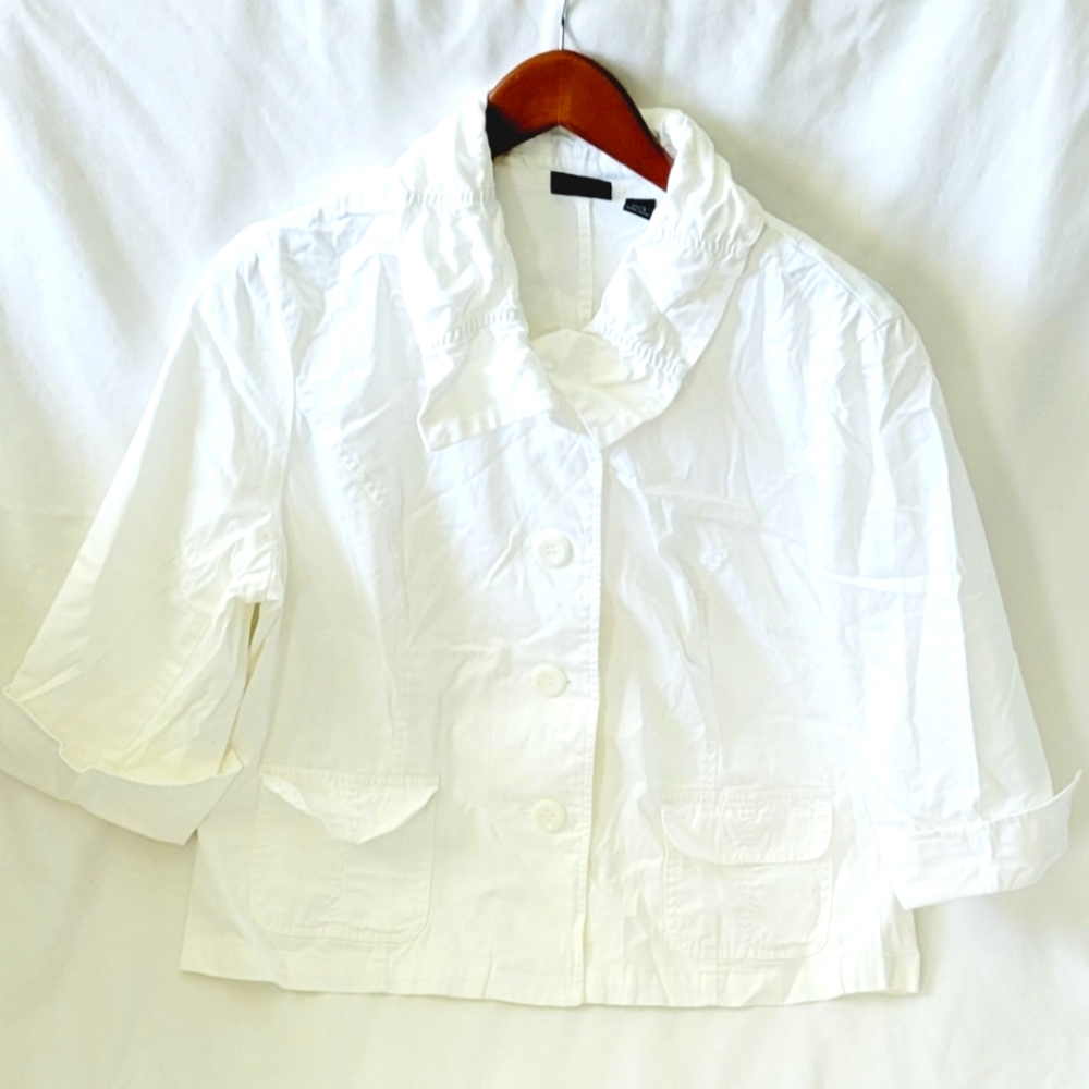 Tribal White Jacket 1/2 sleeve size 14